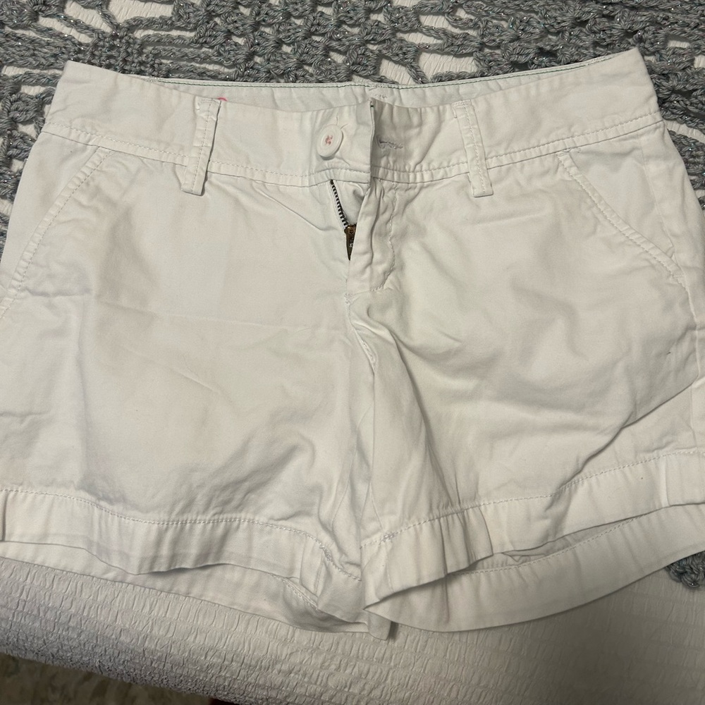 Lilly Pulitzer White Callahan Shorts (Size 0)